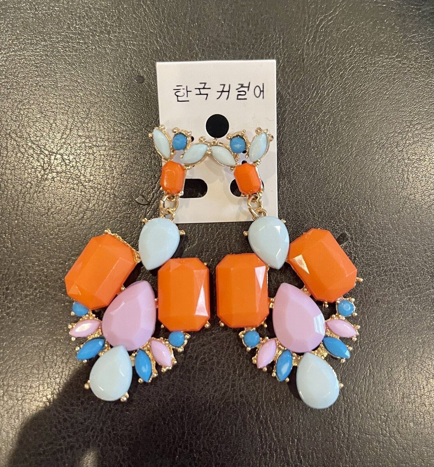 Beautiful Chandelier Drop Dangle Fashion Earrings Gold Tone (Made in Korea) NWT
